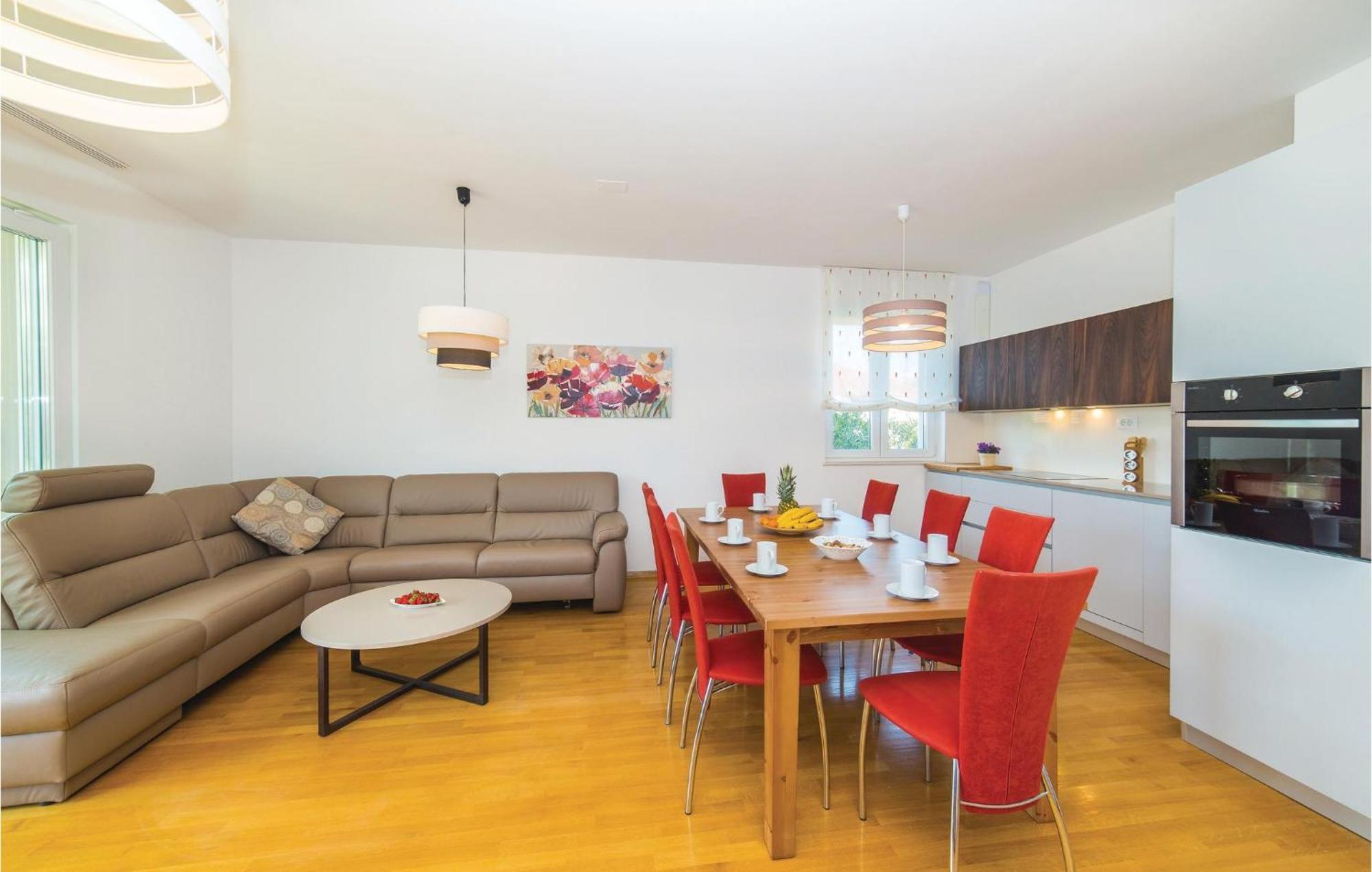 1 Bedroom Stunning Apartment In Kastel Gomilica Kaštela Esterno foto